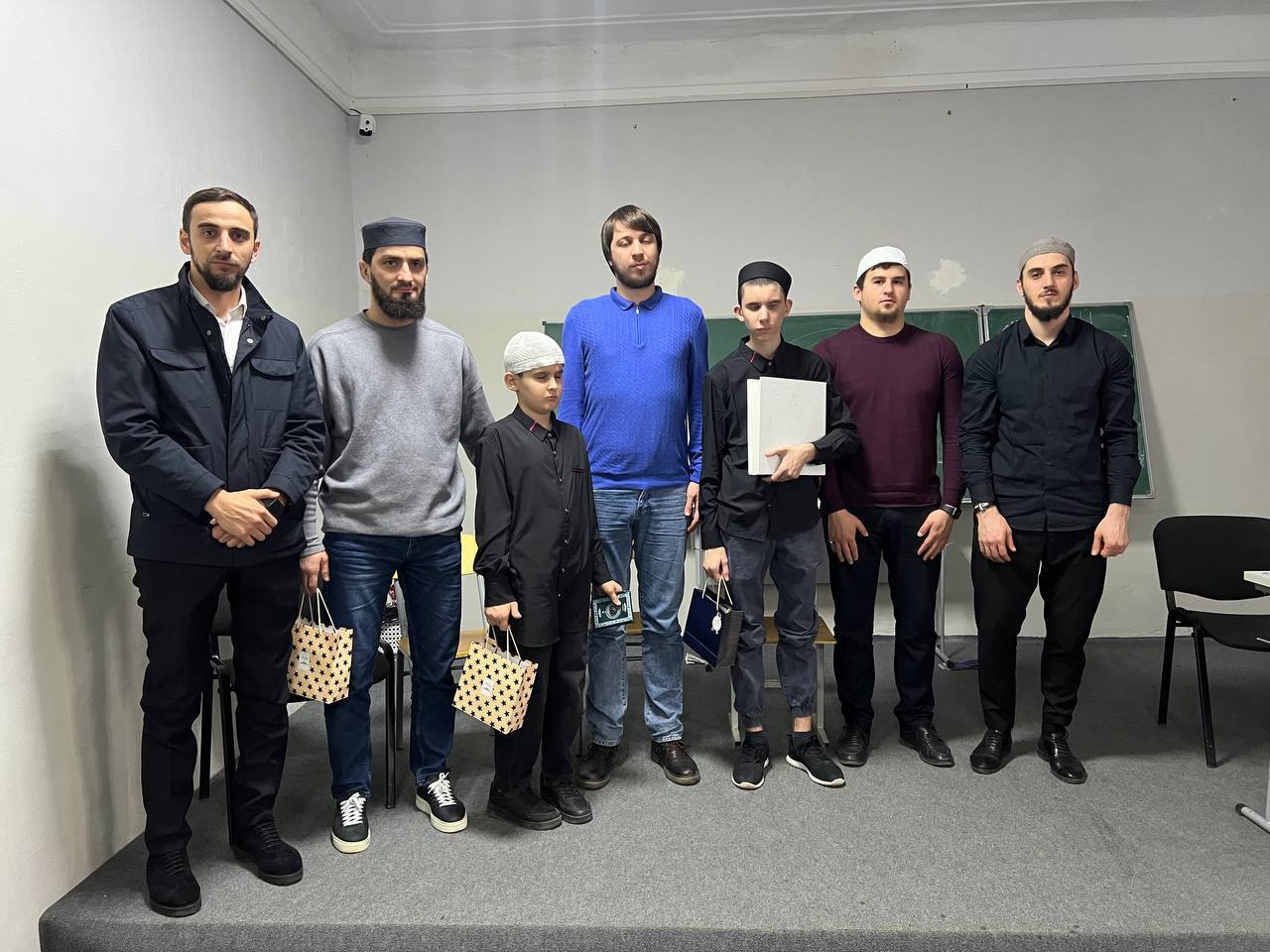 Не обделили и ребят нашего колледжа 🧑🏻‍🎓вместе с ними провели мавлид в преддверии Рамадана во втором корпусе ГПК